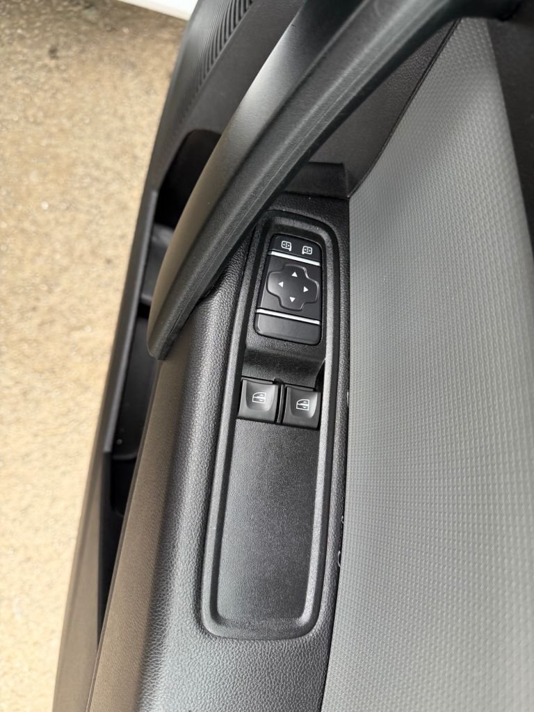 Used Renault Kangoo 2024 for sale - 77667099: Photo 39