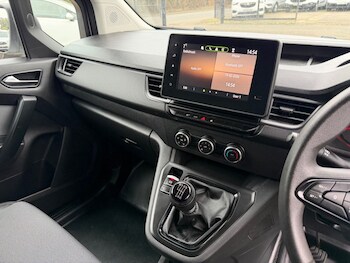 Used Renault Kangoo 2024 for sale - 77667099: Photo