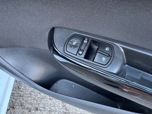 Used Vauxhall Corsa Van 2018 for sale - 75590645: Photo 34