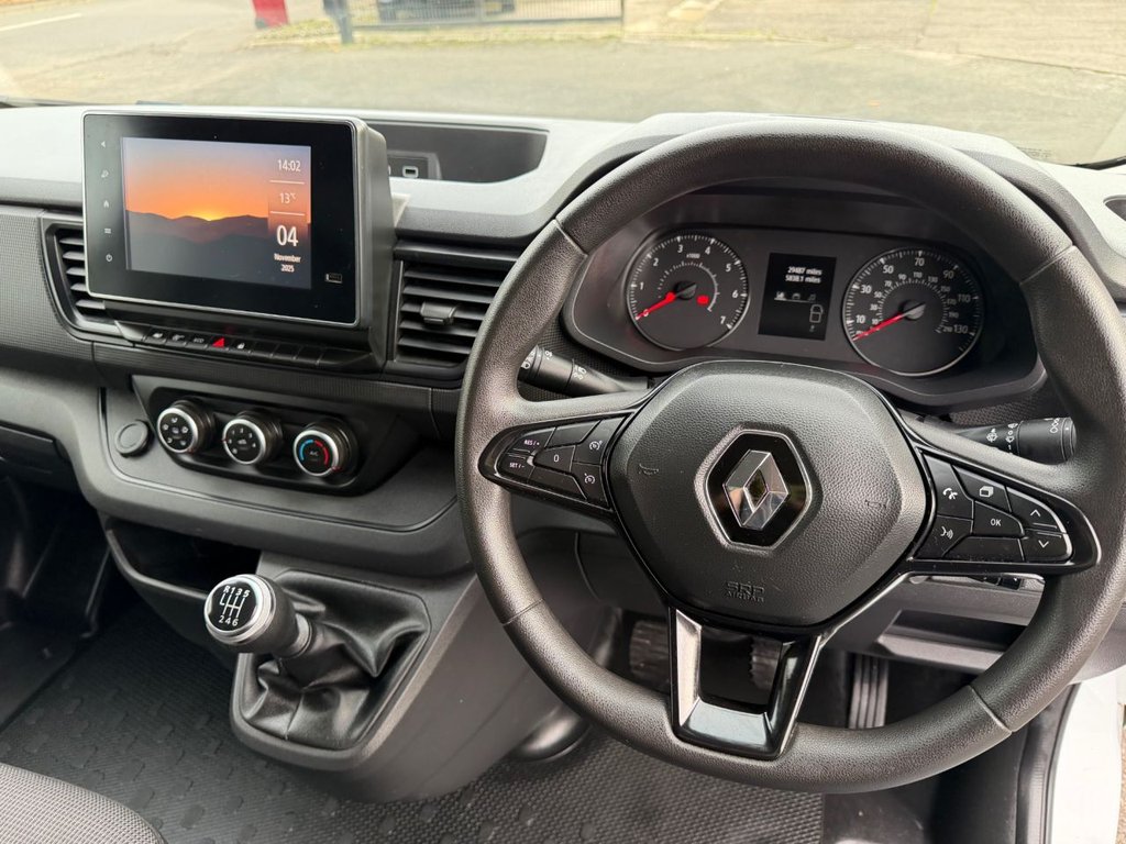 Used Renault Trafic 2023 for sale - 76400387: Photo 46