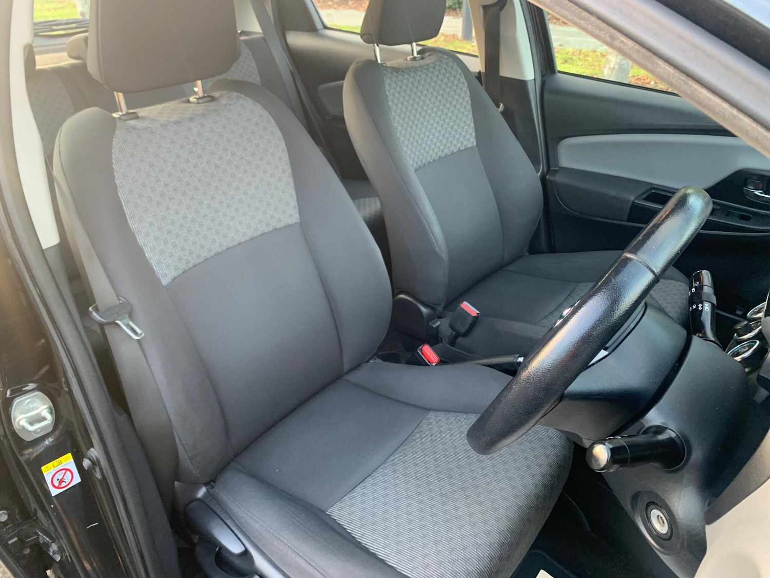 Used Toyota Yaris 2015 for sale - 77016674: Photo 15