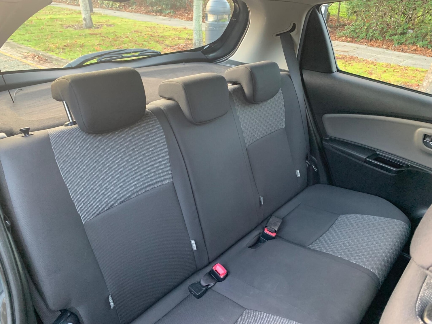 Used Toyota Yaris 2015 for sale - 77016674: Photo 18