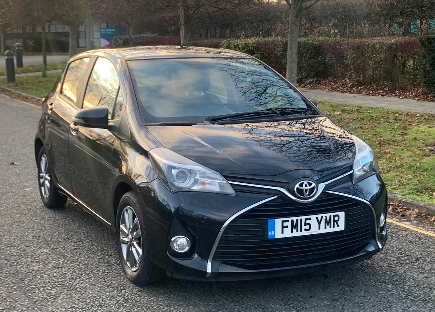 Used Toyota Yaris 2015 for sale - 77016674: Photo 2