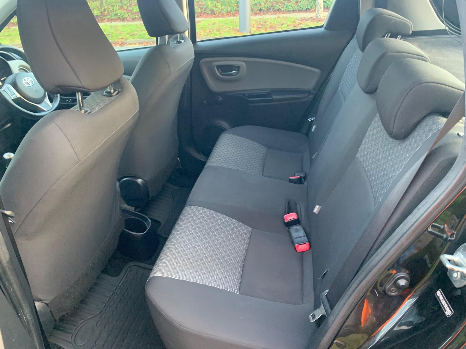 Used Toyota Yaris 2015 for sale - 77016674: Photo 21