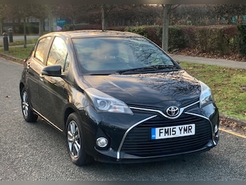 Used Toyota Yaris 2015 for sale - 77016674: Photo