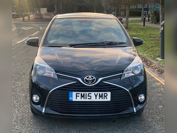 Used Toyota Yaris 2015 for sale - 77016674: Photo