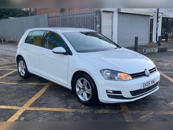Used Volkswagen Golf 2015 for sale - 77016778: Photo
