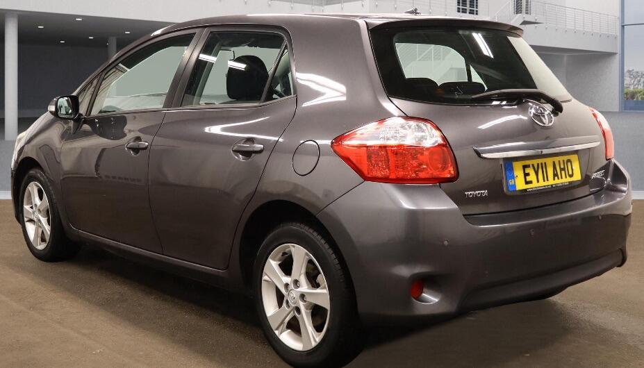 Used Toyota Auris 2011 for sale - 76380553: Photo 2