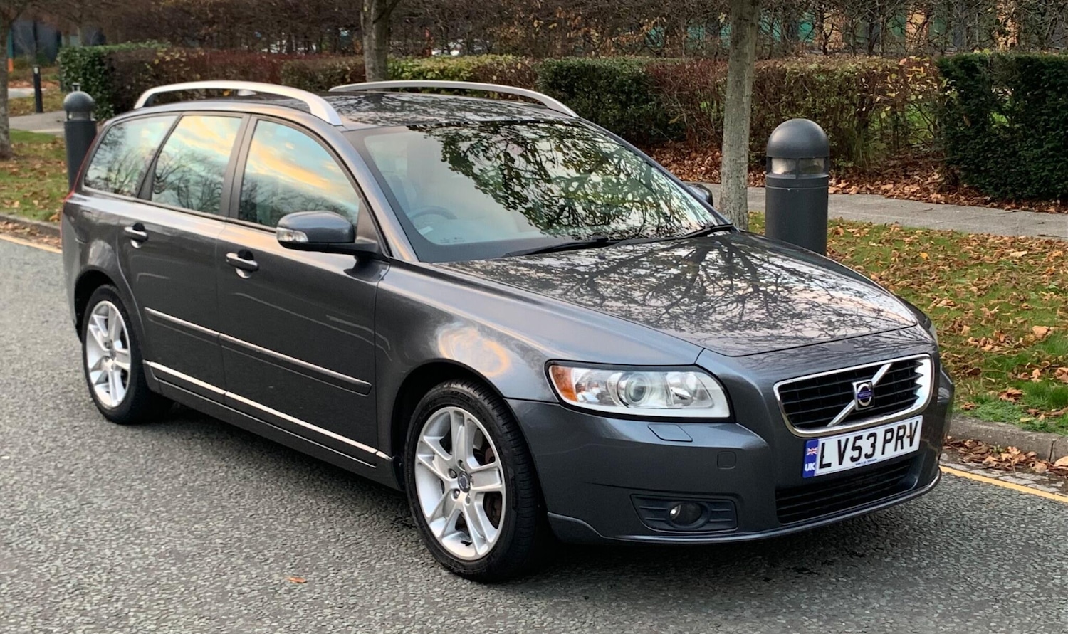 Used Volvo V50 2009 for sale - 76632905: Photo 1