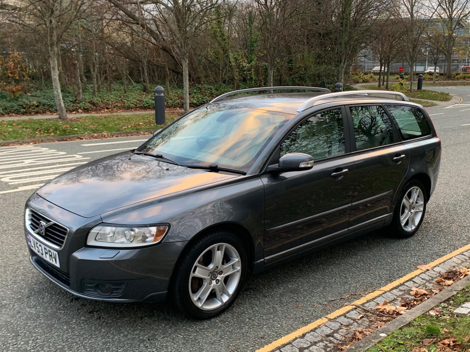 Used Volvo V50 2009 for sale - 76632905: Photo 4