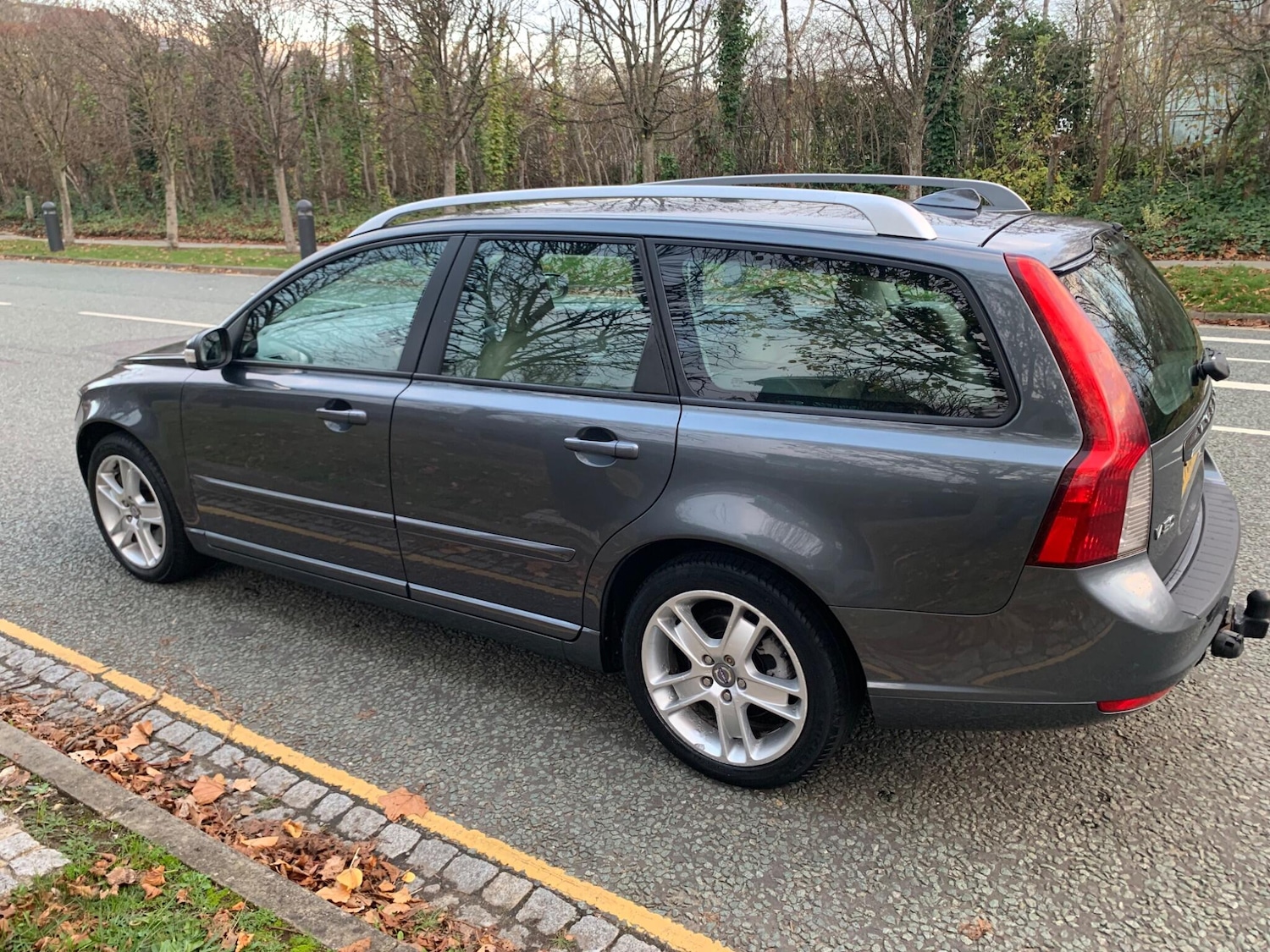 Used Volvo V50 2009 for sale - 76632905: Photo 6