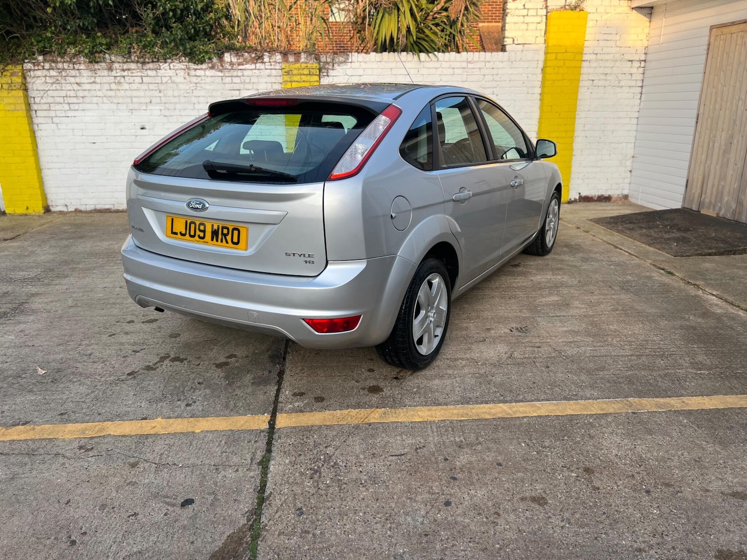 Used Ford Focus 2009 for sale - 76137239: Photo 18