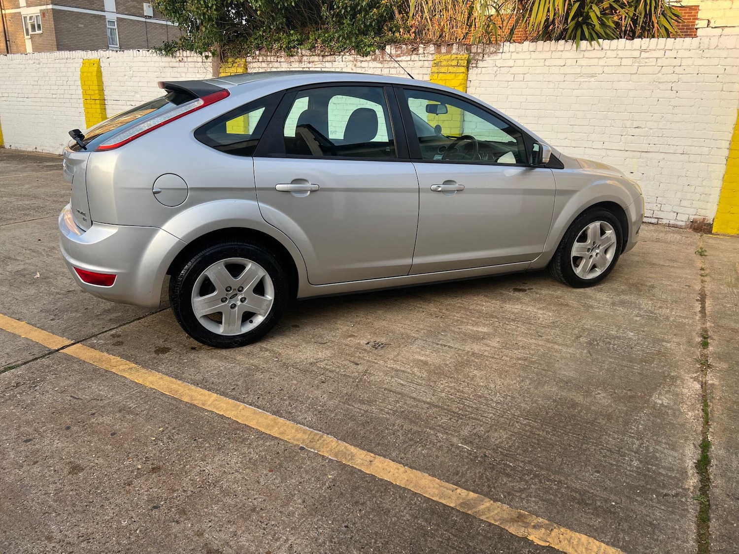 Used Ford Focus 2009 for sale - 76137239: Photo 19