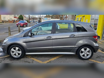 Used Mercedes-Benz B Class 2010 for sale - 77575074: Photo