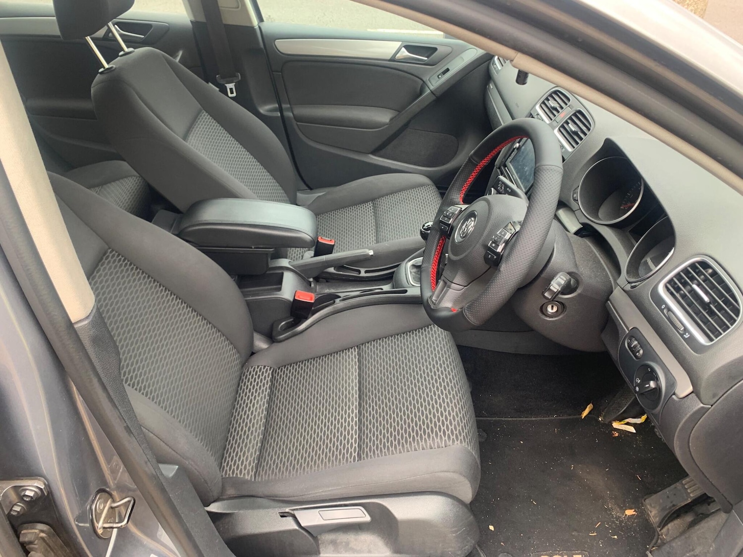 Used Volkswagen Golf 2011 for sale - 76527836: Photo 10