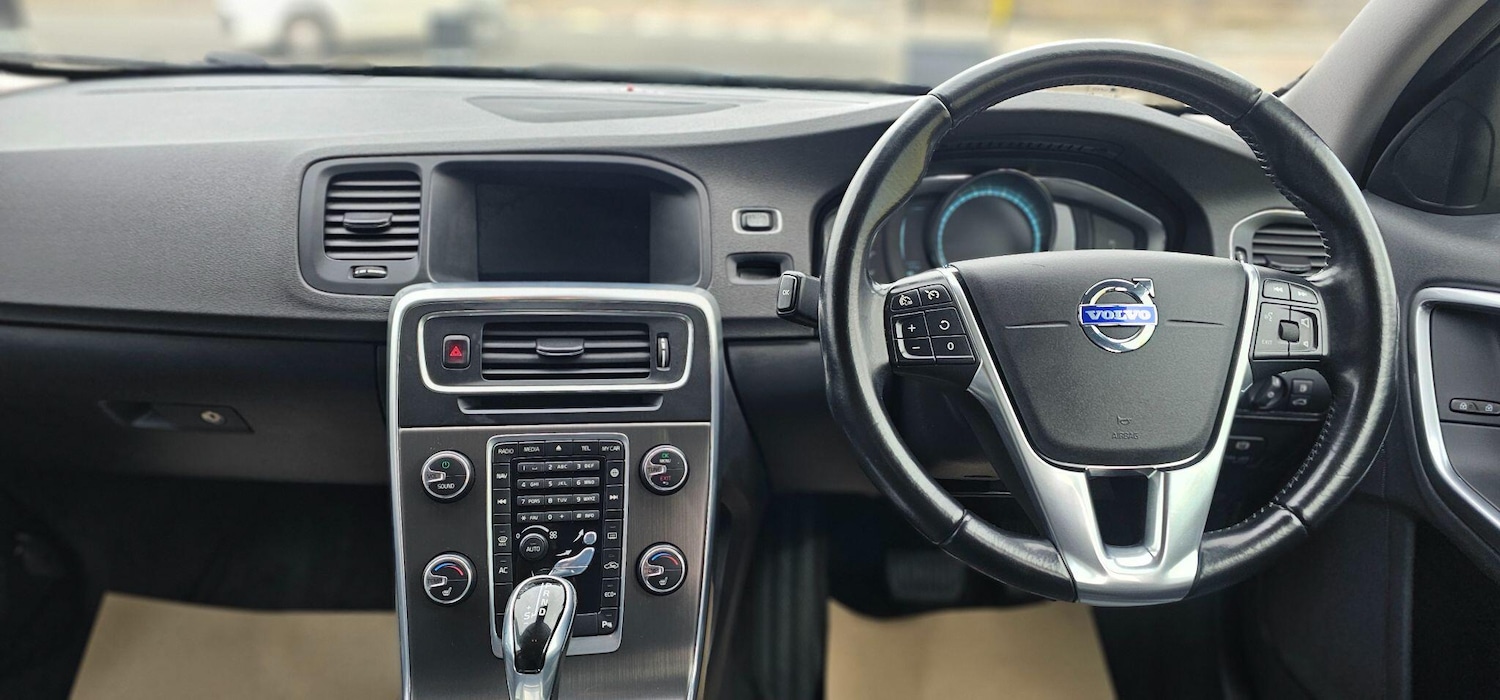 Used Volvo V60 2014 for sale - 77637468: Photo 13