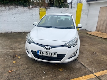 Used Hyundai i20 2013 for sale - 76348929: Photo