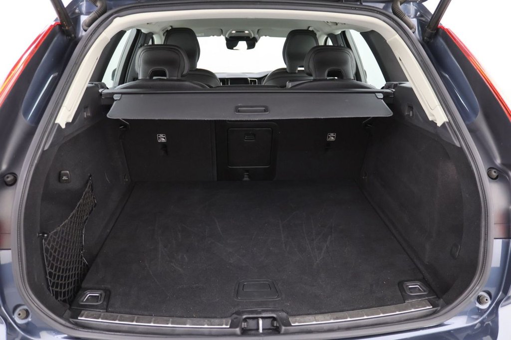 Used Volvo XC60 2019 for sale - 77212002: Photo 25