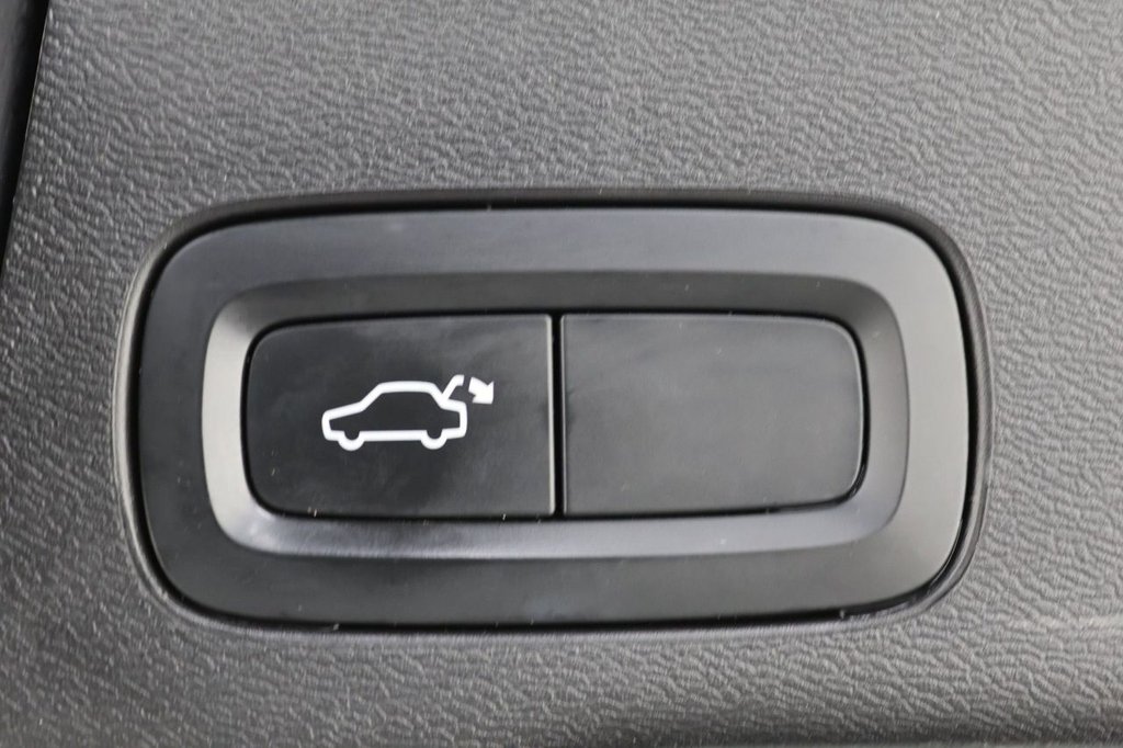 Used Volvo XC60 2019 for sale - 77212002: Photo 26