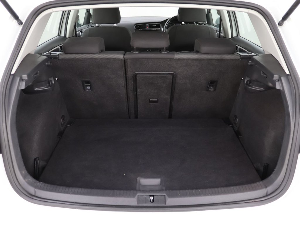 Used Volkswagen Golf 2018 for sale - 76395993: Photo 24