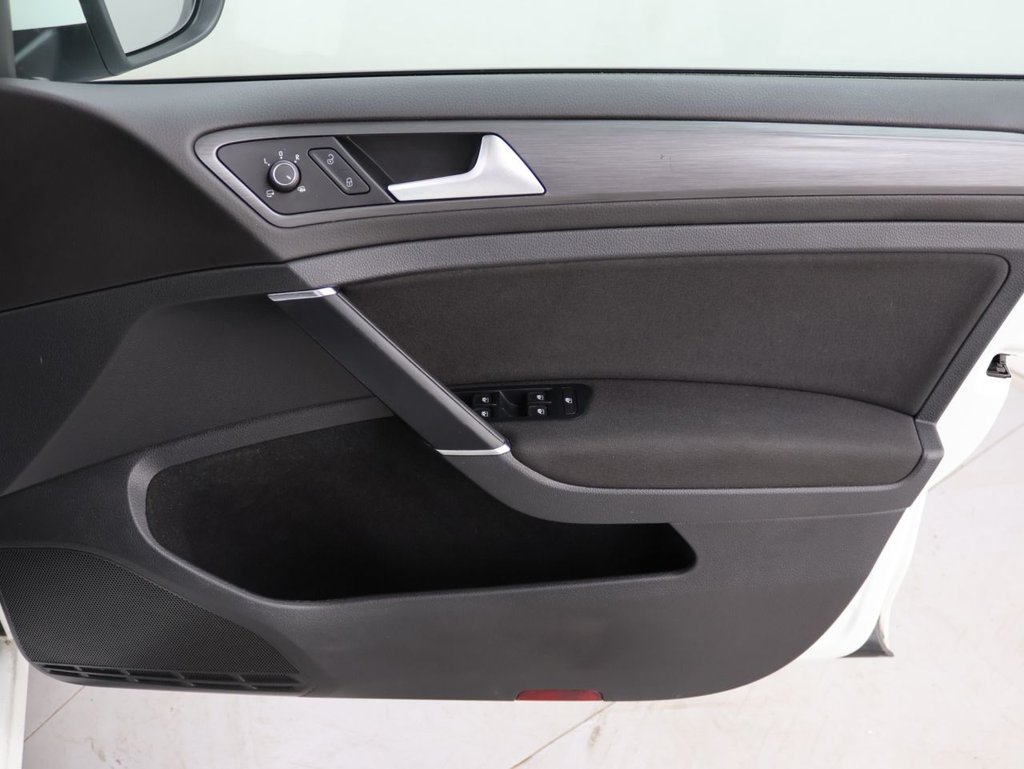 Used Volkswagen Golf 2018 for sale - 76395993: Photo 25