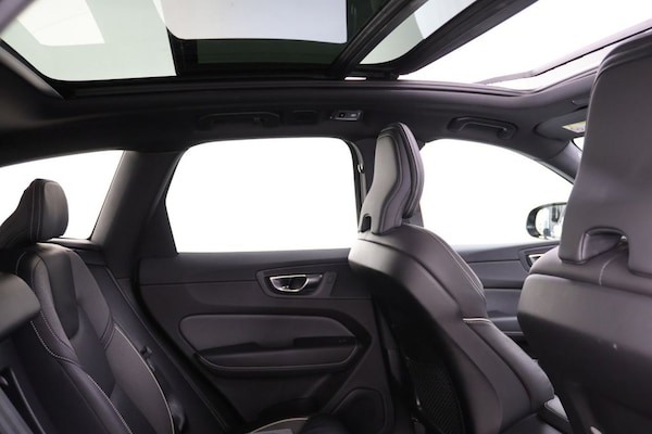 Used Volvo XC60 2020 for sale - 76162764: Photo 2