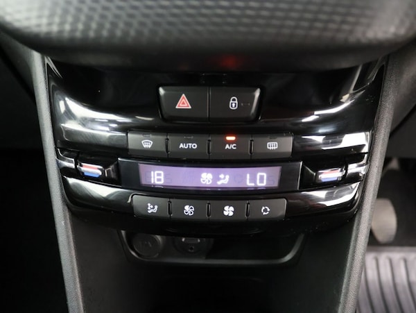 Used Peugeot 2008 2018 for sale - 76245470: Photo 16