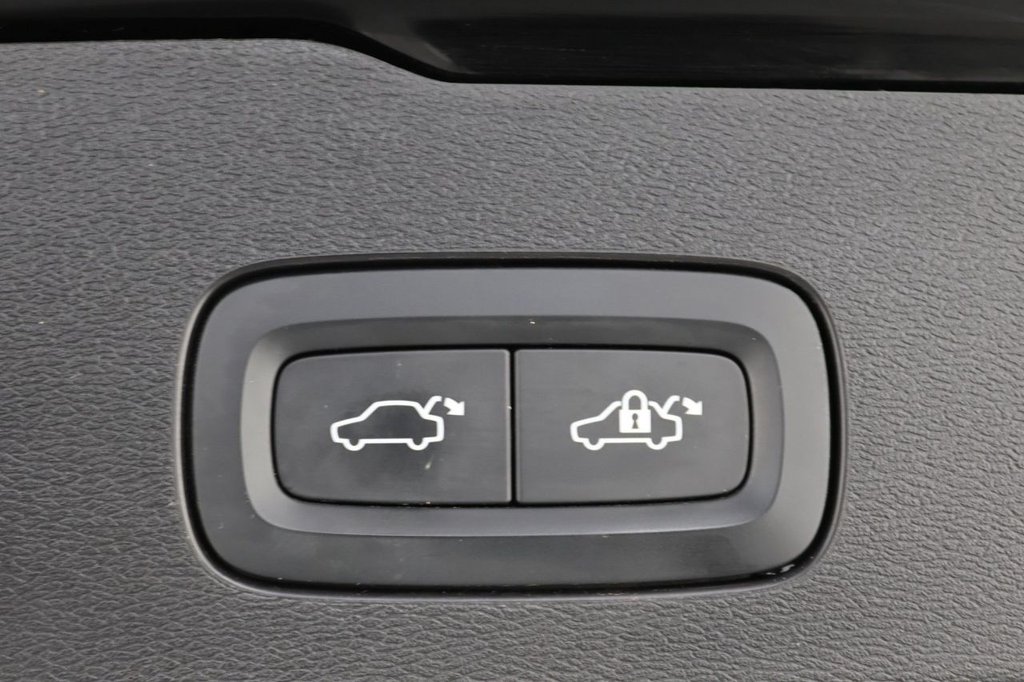 Used Volvo V60 2022 for sale - 77038095: Photo 27