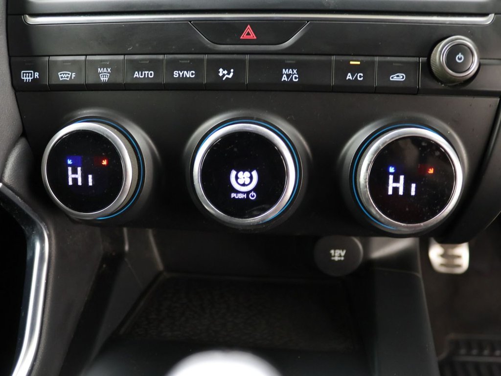 Used Jaguar E-Pace 2018 for sale - 76698420: Photo 15