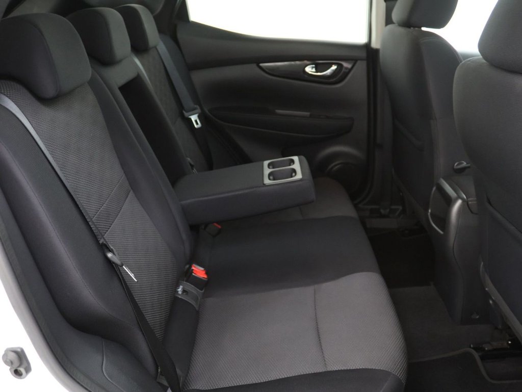 Used Nissan Qashqai 2016 for sale - 76665817: Photo 18