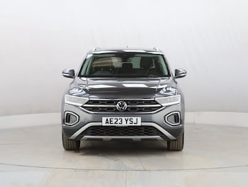 Used Volkswagen T-Roc 2023 for sale - 78725648: Photo