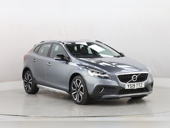 Used Volvo V40 2019 for sale - 78349350: Photo
