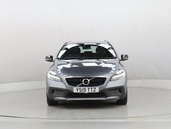 Used Volvo V40 2019 for sale - 78349350: Photo