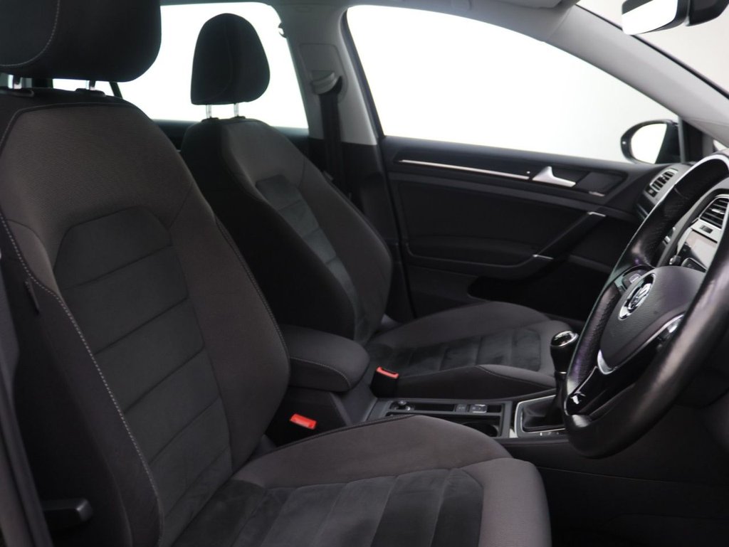 Used Volkswagen Golf 2017 for sale - 77692745: Photo 11