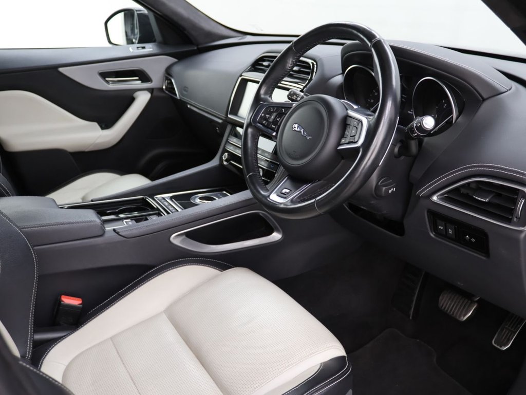 Used Jaguar F-Pace 2019 for sale - 76698414: Photo 10