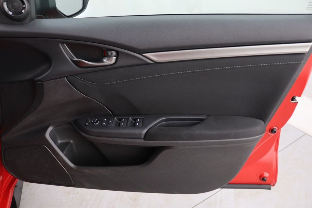 Used Honda Civic 2019 for sale - 77967100: Photo 25