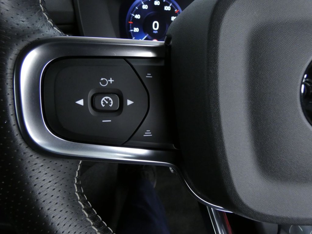 Used Volvo XC40 2021 for sale - 77719701: Photo 17