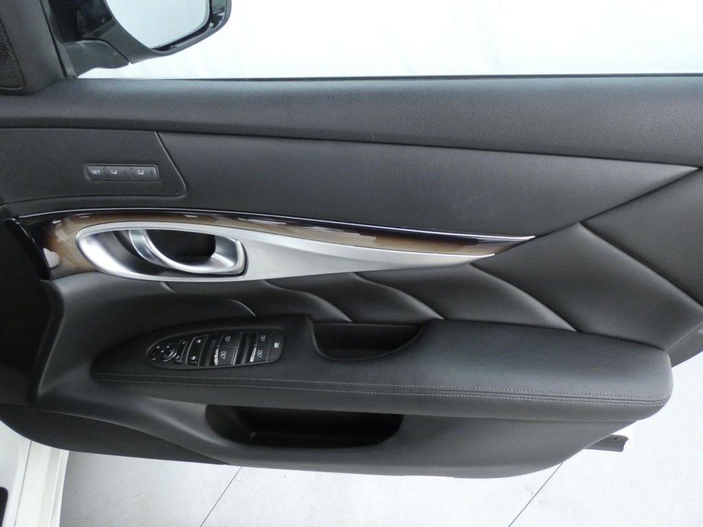 Used Infiniti Q70 2017 for sale - 75800767: Photo 26