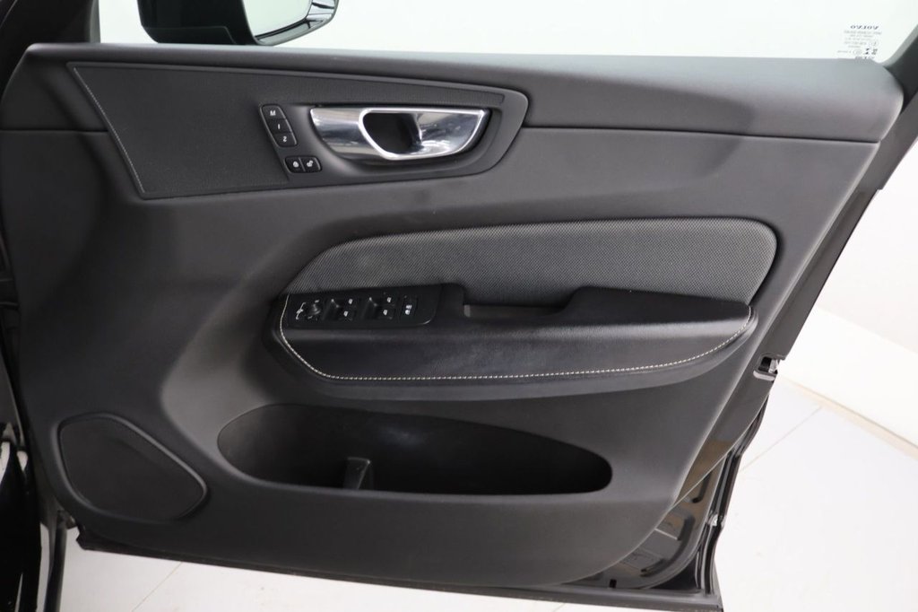 Used Volvo XC60 2019 for sale - 77152891: Photo 32