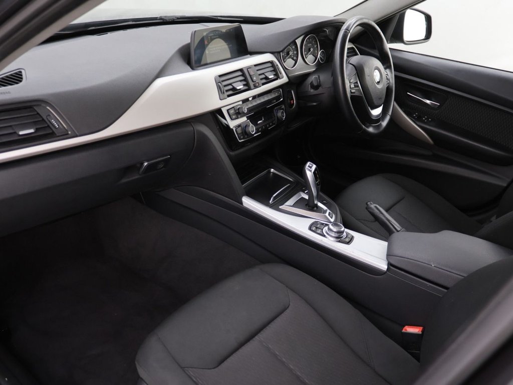 Used BMW 3 Series 2017 for sale - 77920035: Photo 24