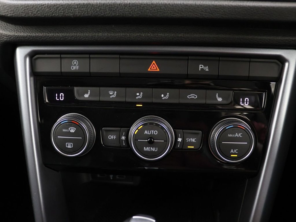 Used Volkswagen T-Roc 2022 for sale - 77703537: Photo 16