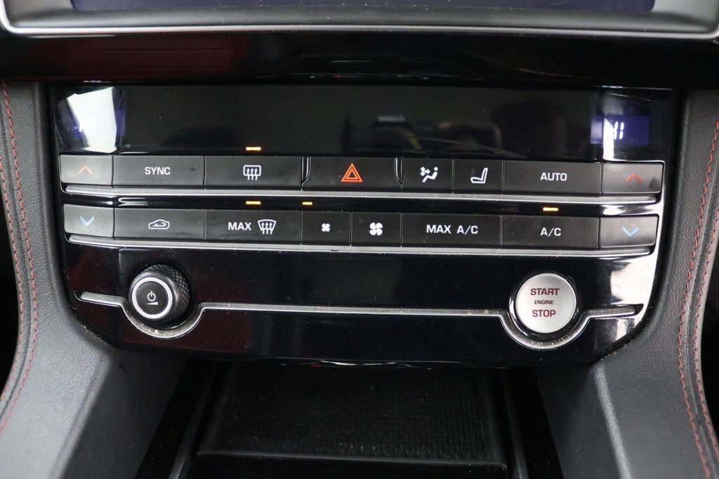 Used Jaguar F-Pace 2019 for sale - 77680302: Photo 13