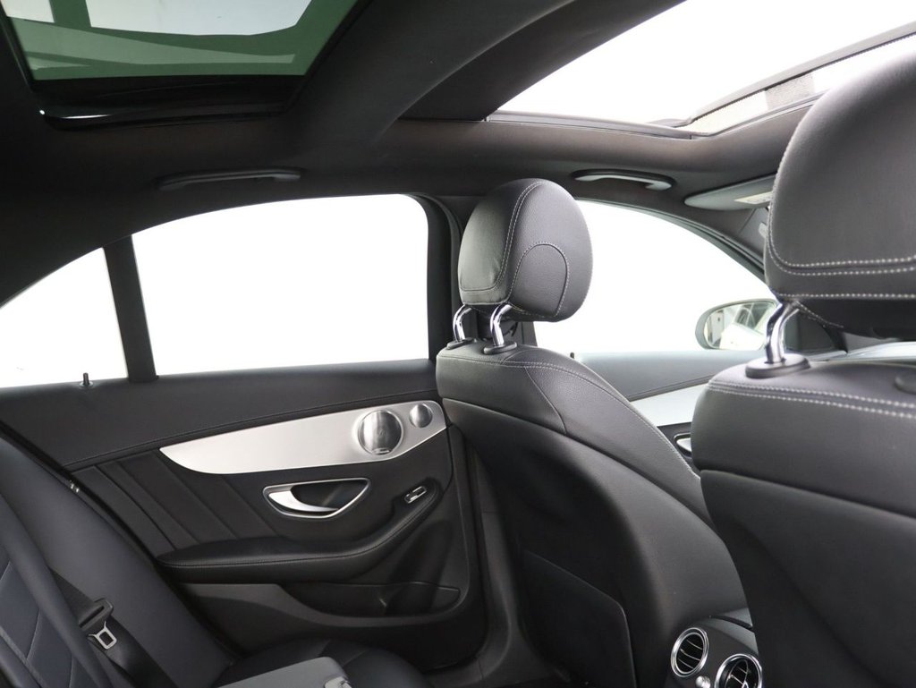 Used Mercedes-Benz C Class 2015 for sale - 77200043: Photo 2