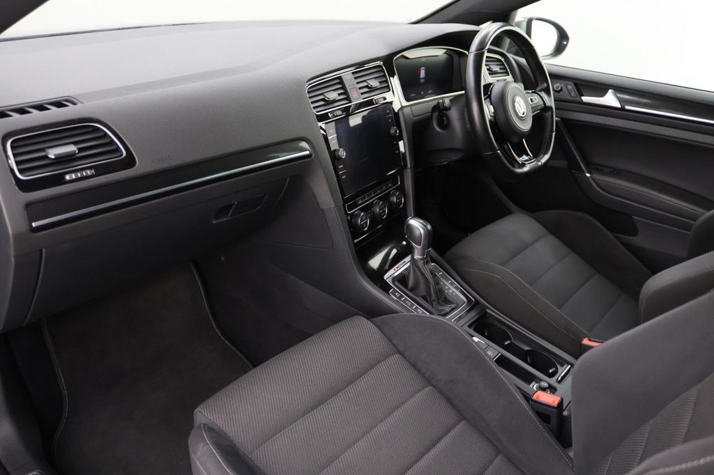 Used Volkswagen Golf 2019 for sale - 77558012: Photo 24