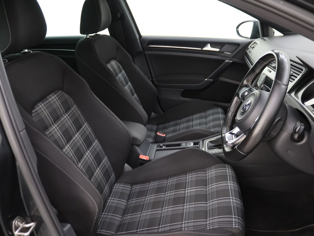 Used Volkswagen Golf 2016 for sale - 76333436: Photo 12