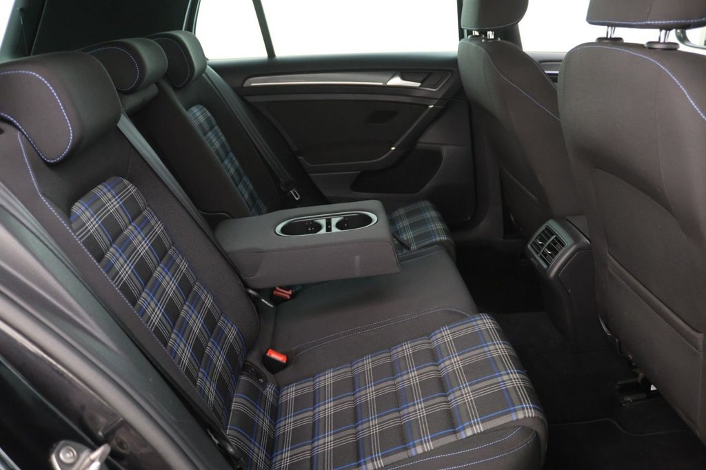 Used Volkswagen Golf 2017 for sale - 77133800: Photo 17