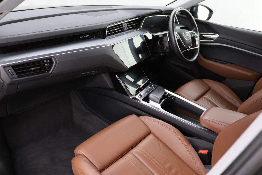 Used Audi e-tron 2022 for sale - 76406373: Photo 2