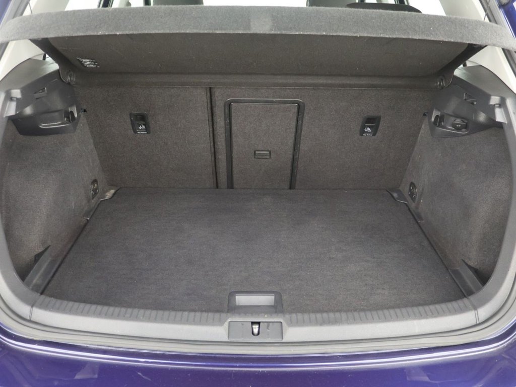 Used Volkswagen Golf 2018 for sale - 77703727: Photo 24