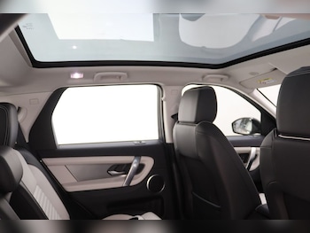 Used Land Rover Discovery Sport 2022 for sale - 79474716: Photo
