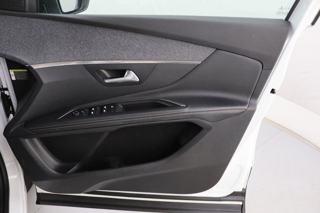 Used Peugeot 5008 2018 for sale - 77463432: Photo 30